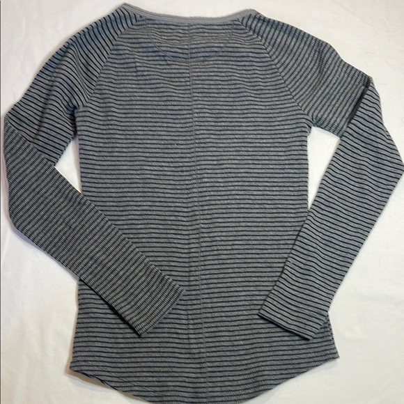 Eddie Bauer Graphic Fitted Gray Thermal - Picture 8 of 10